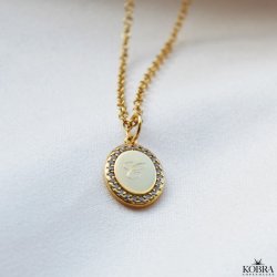 "Dazzling" guld halskde med sten og gravering