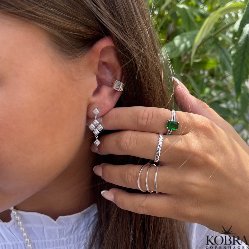 "Vanity" silver ring with green zirconia stone