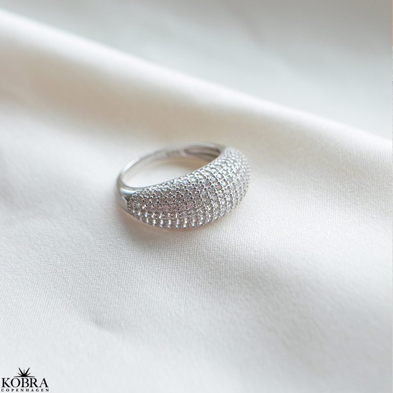 "Domino" pav dome ring i sterling slv med zirkonia