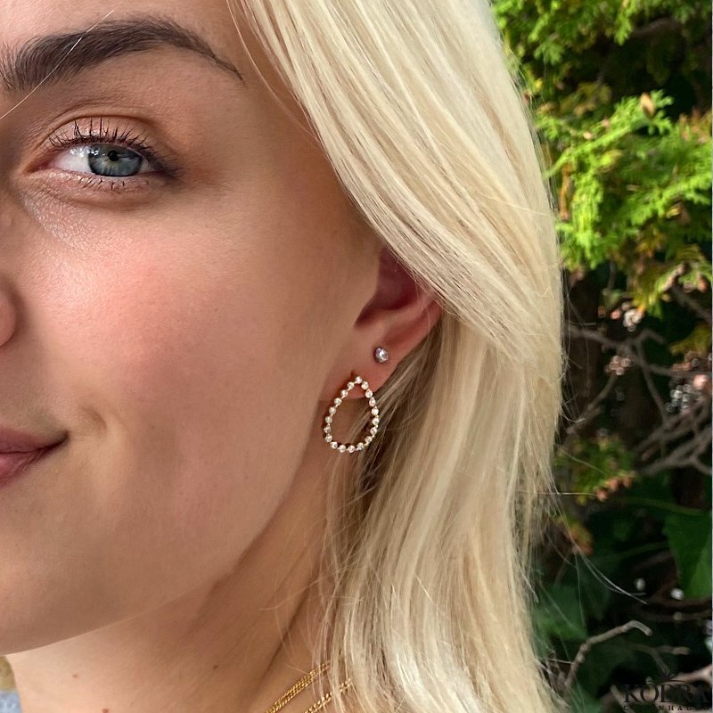 "Lara" drbeformet guld reringe med sten