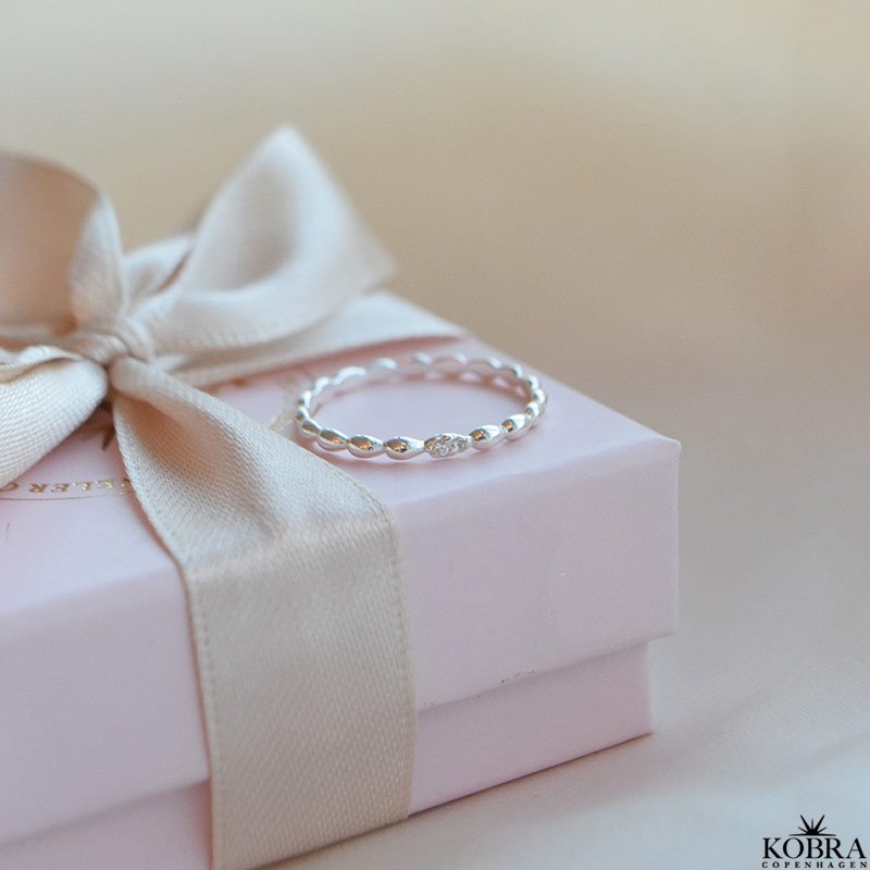 "Jessica" ring i sterling s�lv med zirkonia