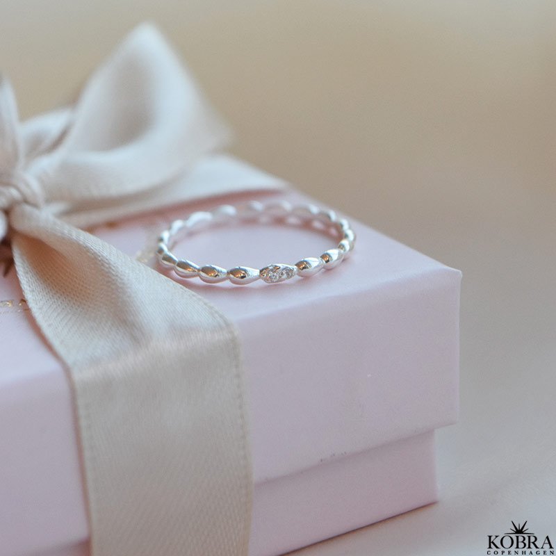 "Jessica" ring i sterling s�lv med zirkonia
