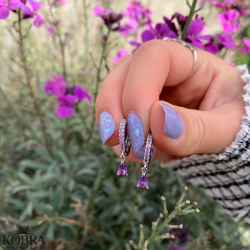 "Raindrop" sm slv hoops med farvet og drbeformet sten