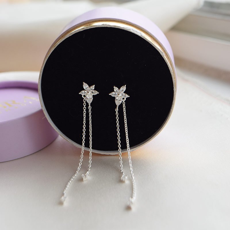 "Lilje" blomster med kjeder i sterlings�lv