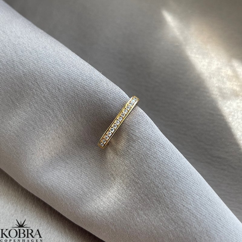 "Kati" forgyldt earcuff med sten