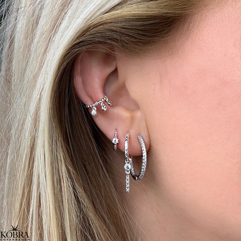 "Ellis" slv earcuff med hvide sten