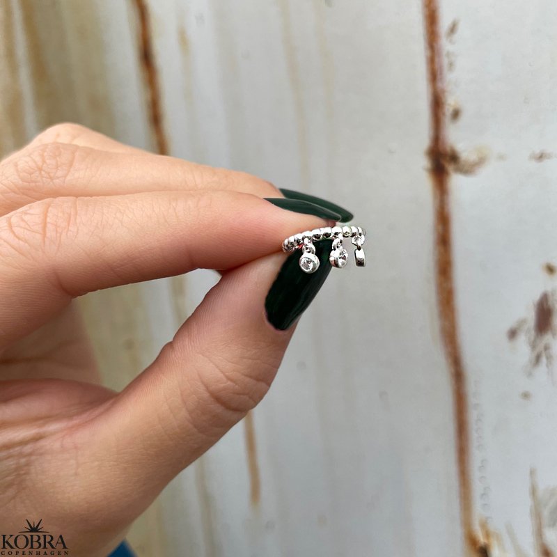 "Ellis" slv earcuff med hvide sten
