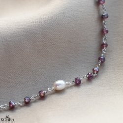 "Ellish" slv halskde med rde granater og ferskvandsperle