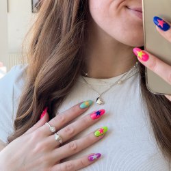 "Elske" hjerteformet medaljon halsk�de i s�lv