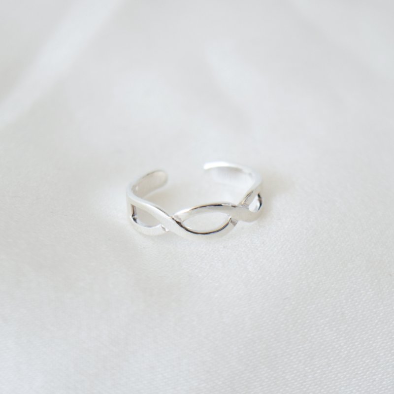 "Elva" flettet t�ring i s�lv