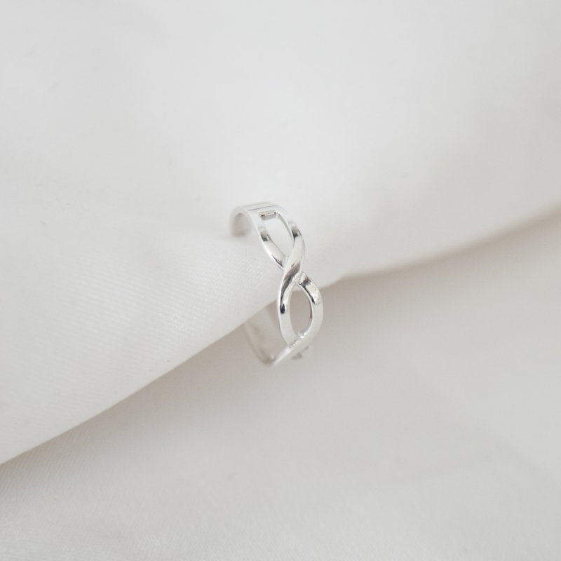"Elva" flettet t�ring i s�lv