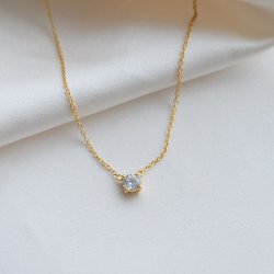 "Classy" solitaire halskjede � 18k forgylt