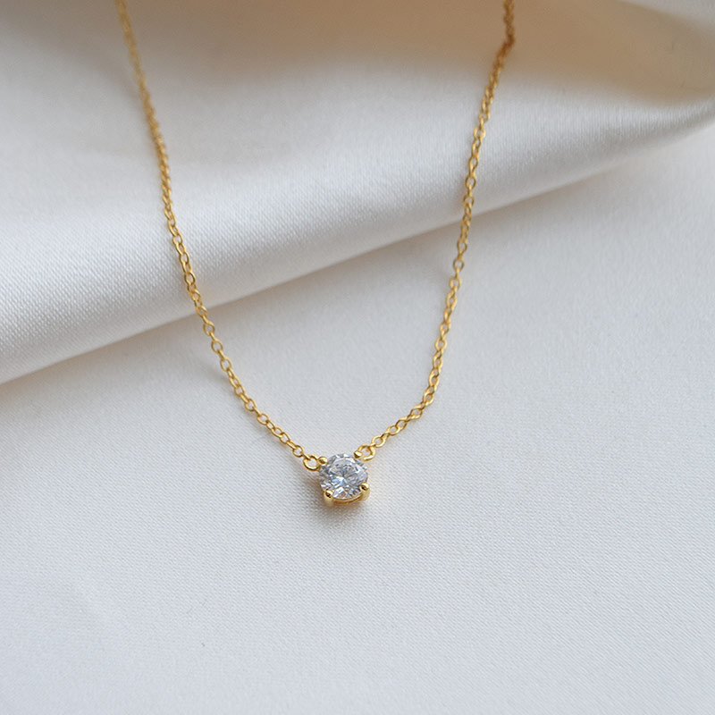 "Classy" solitaire halskjede � 18k forgylt