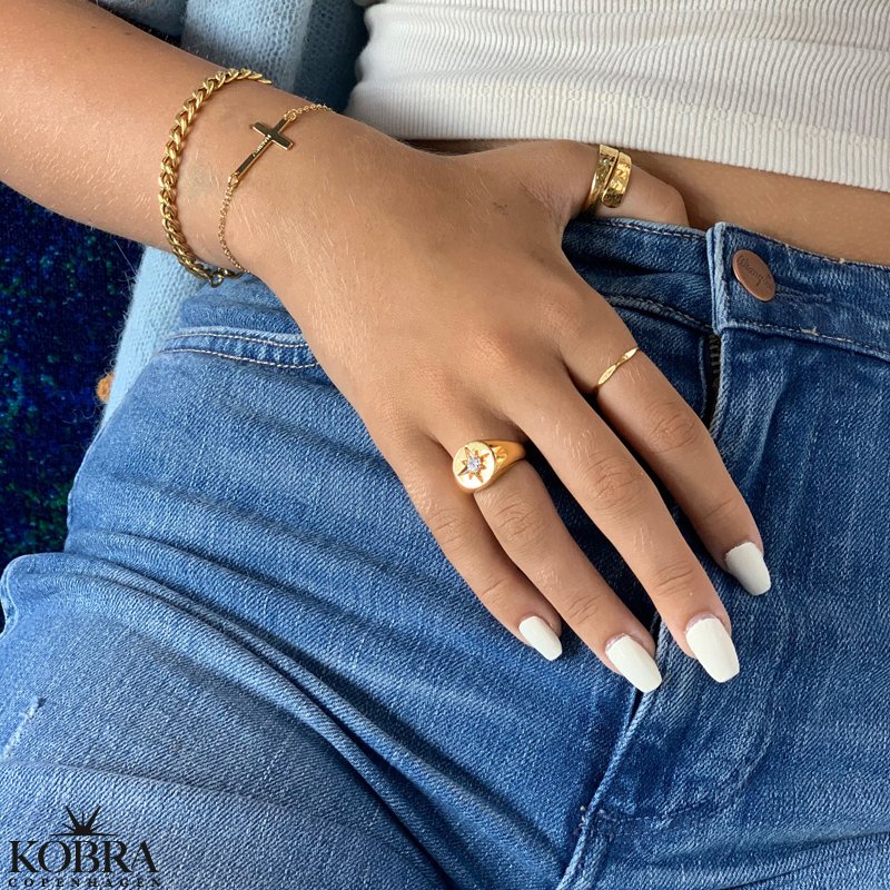 "Rocket" 18 carat gold plated ring with white stone