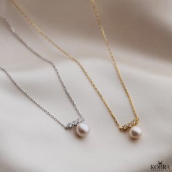"Estella" pearl necklace with stones in gold