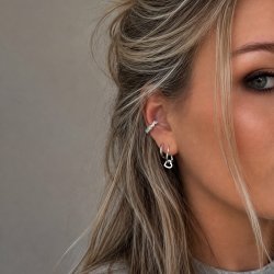 "Mikami" ear cuff with zirconia stones and a unique design in sterling silver.