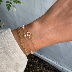 "Monaco" pearl bracelet in gold with white freshwater pearls