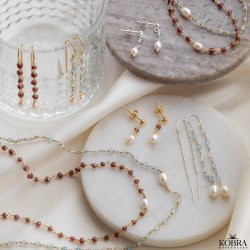 "Ellish" choker/halskde med rde granater og perle i guld