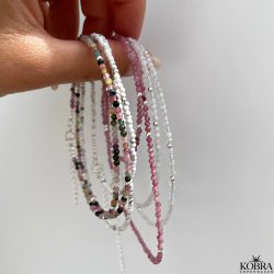 "Iceland" perlekjede med halvedelstener. Velg mellom Moonstone, Tourmaline, Howlite