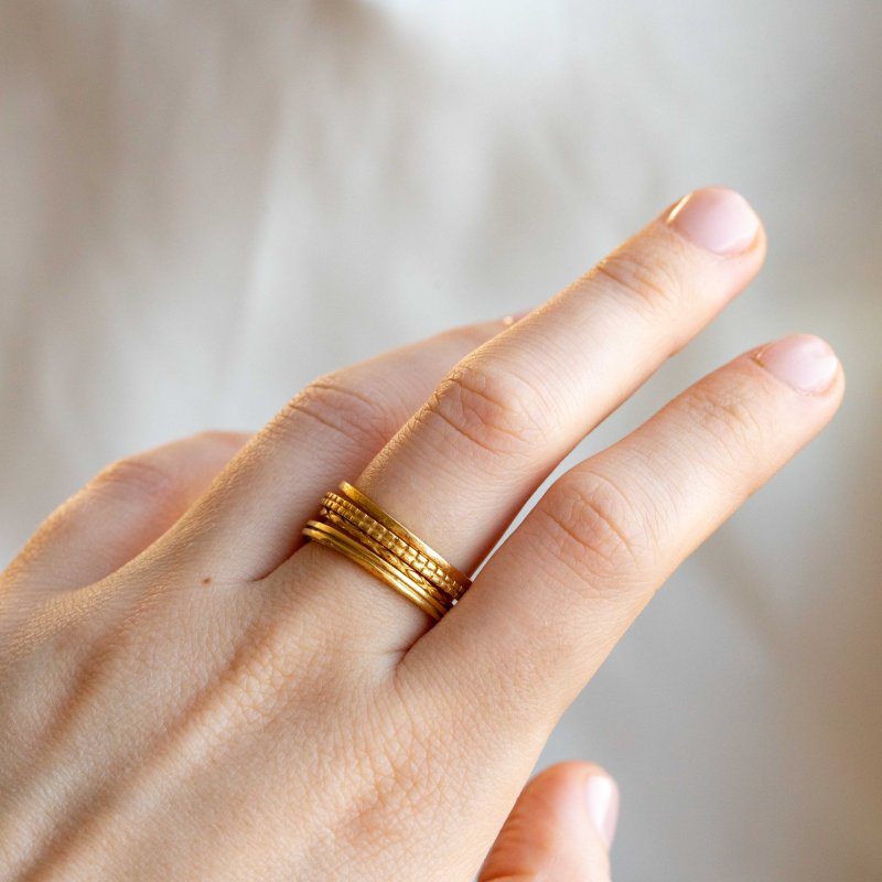 "Nikki" stacking, stress fidget ringe i guld