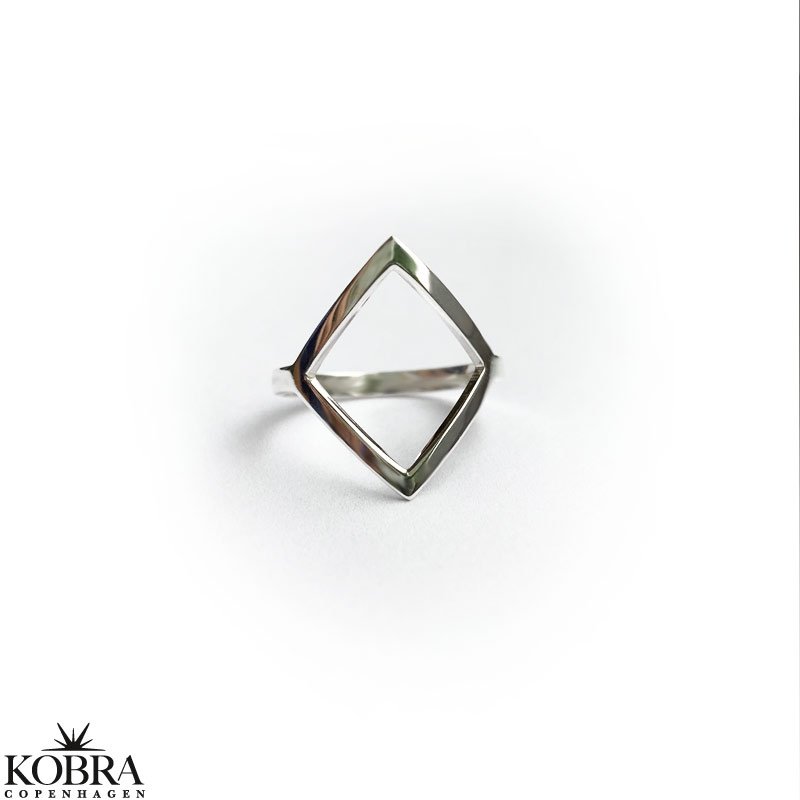 "Carr" enkel slvring i firkantet design