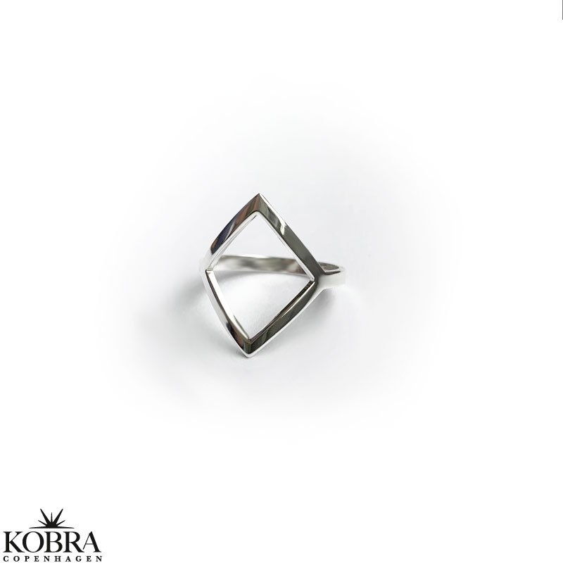 "Carr" enkel slvring i firkantet design