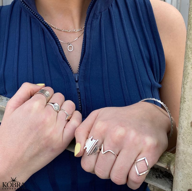 "Carr" enkel slvring i firkantet design