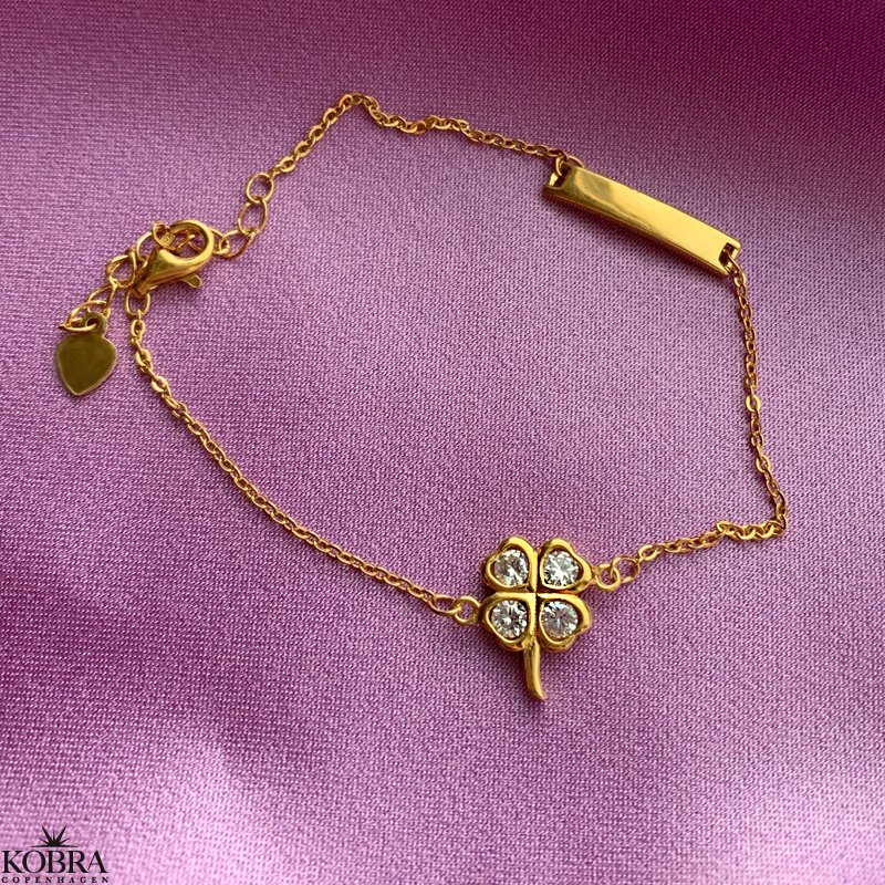 "Trinna" 14 karat forgyldt armbnd med firklver og personlig indgravering