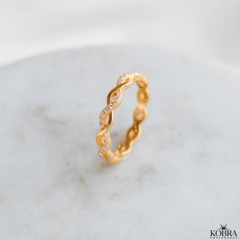 "Emma" flettet ring i gull