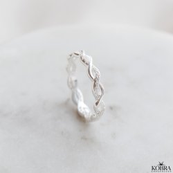 "Emma" braided ring in silver
