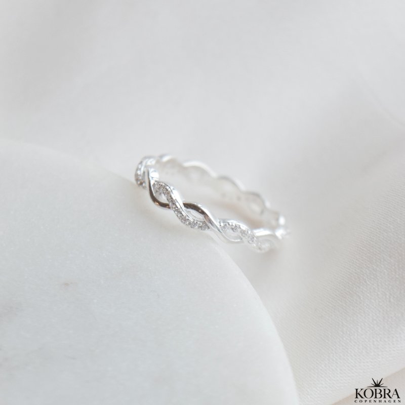"Emma" braided ring in silver