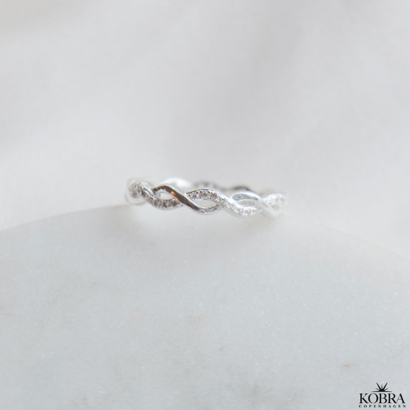 "Emma" braided ring in silver