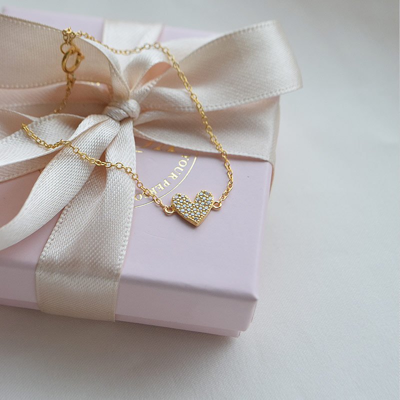 "Juliette" 18 karat forgyldt hjerte armb�nd med sten