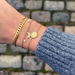 "Moon" guld armbnd med hammerslet mne og perler