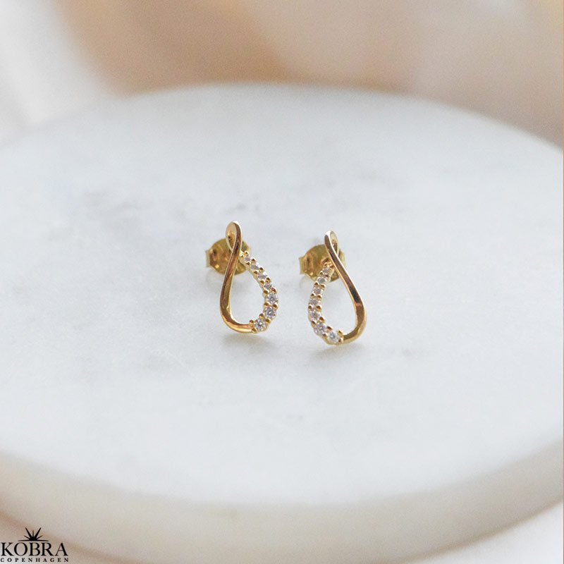 "Infinity Drop"  elegante reringe i 18k forgyldt slv