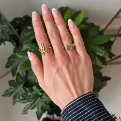 "Dazzling" 18k forgyldt ring med hvide sten og personlig gravering