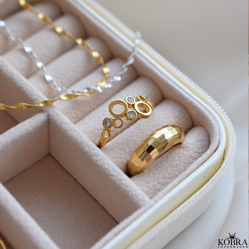 "Lucienna" gold-plated ring with white stones