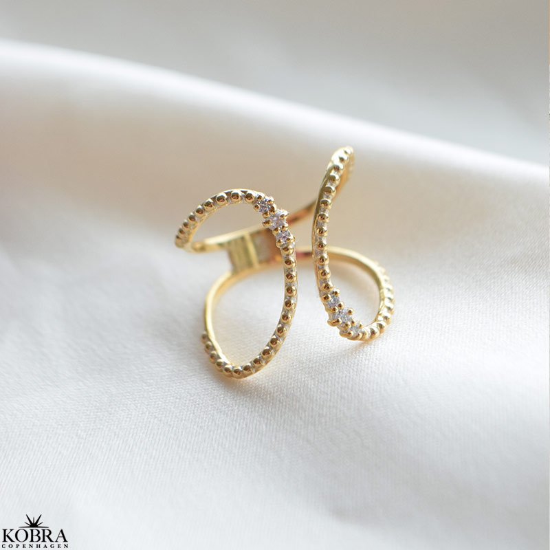 "Ivalo" V-Ring  18k forgyldt slv med guldkugler og hvide zirkonia