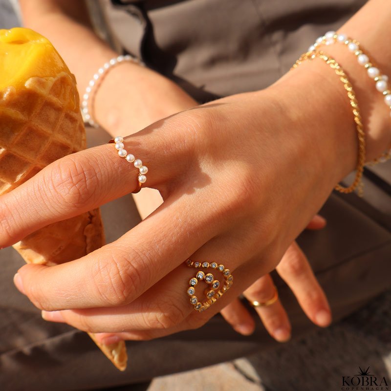 "Casablanca" 18 karat forgyldt perlering med gte ferskvandsperler