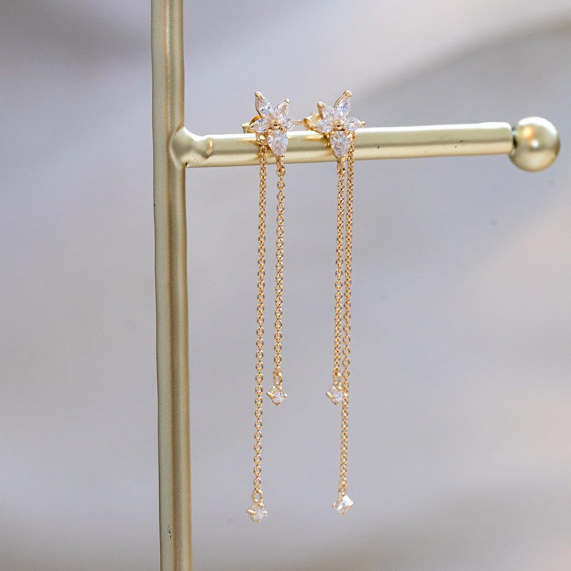 "Lilje" blomma i 18k f�rgyllt sterlingsilver