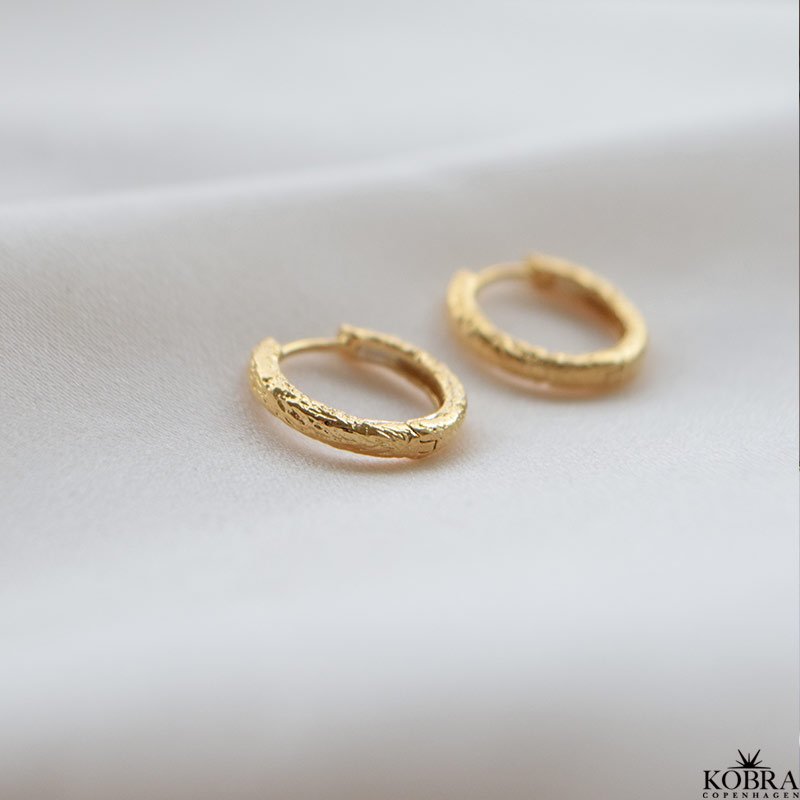 "Levine" 18 karat forgyldte "chrushed" hoops