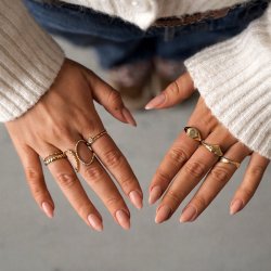 "Ivalo" V-Ring � 18K Gold Plated Sterling Silver with White Zirconia