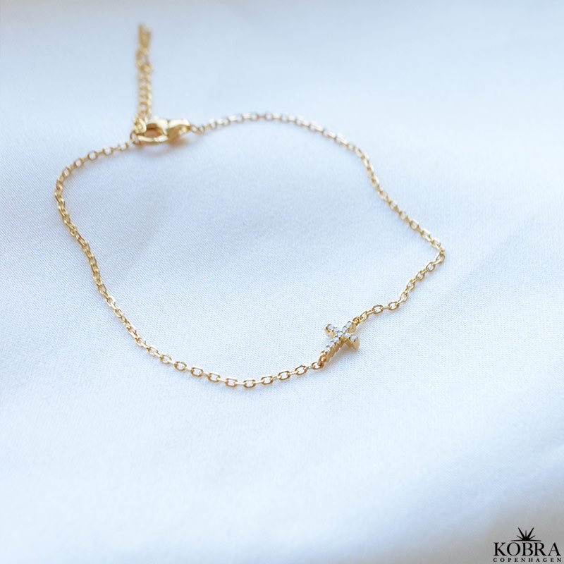 "Lucia" 18k Forgyldt armbnd med kors og zirkonia