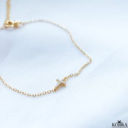 "Lucia" 18k Forgyldt armbnd med kors og zirkonia