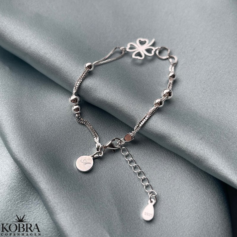 "Fortuna" four-leaf clover bracelet in silver with silver balls