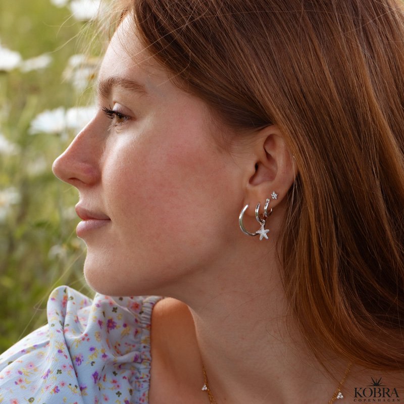 "Gina" enkle medium hoops i slv