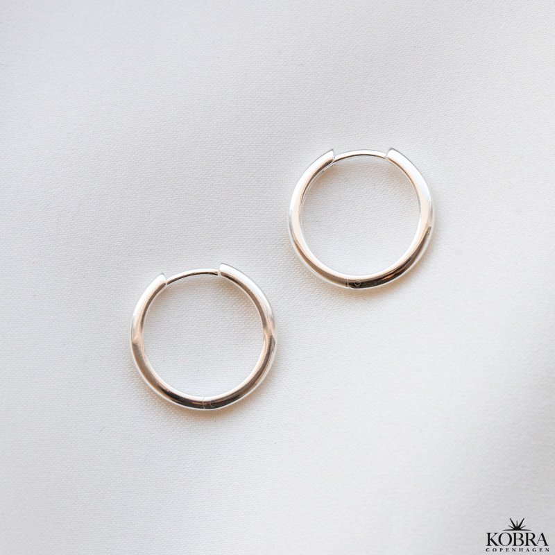 "Gina" enkle medium hoops i slv