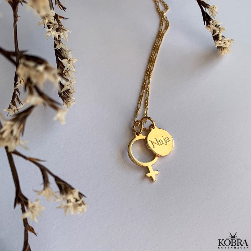 "Girl Power" guld halskde med kvindetegn og personlig gravering