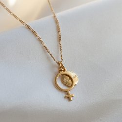 "Girl Power" halskjede i 14 karat gullbelagt med kvinnemerke og gravering