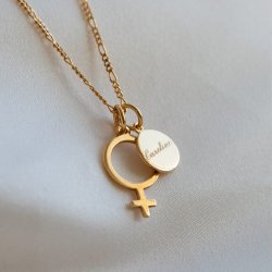 "Girl Power" halskjede i 14 karat gullbelagt med kvinnemerke og gravering